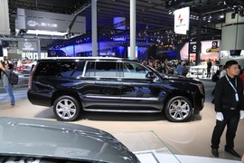 凯迪拉克凯雷德长轴白金版广州车展实拍