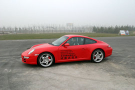 保时捷911卡雷拉