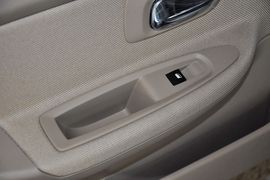 2010款雪铁龙爱丽舍两厢1.6X