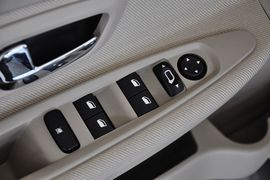 2010款雪铁龙爱丽舍两厢1.6X