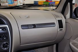 2010款雪铁龙爱丽舍两厢1.6X