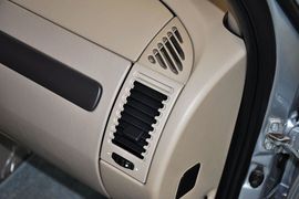 2010款雪铁龙爱丽舍两厢1.6X