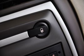 2010款雪铁龙爱丽舍两厢1.6X