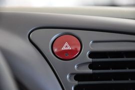 2010款雪铁龙爱丽舍两厢1.6X