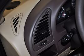 2010款雪铁龙爱丽舍两厢1.6X