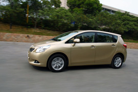 2011款丰田逸致试驾