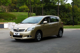 2011款丰田逸致试驾