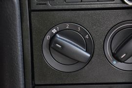 2011款一汽大众捷达1.6L手动