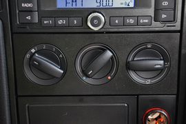 2011款一汽大众捷达1.6L手动