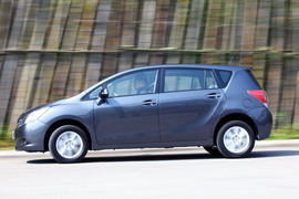 2011款丰田逸致试驾