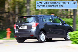 2011款丰田逸致试驾