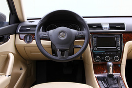 2011款上海大众全新帕萨特体验实拍