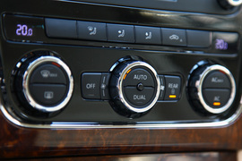 2011款上海大众全新帕萨特体验实拍