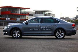 2011款上海大众全新帕萨特体验实拍