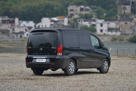 2016款江淮瑞风M5试驾组图