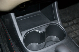 2016款三菱欧蓝德