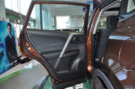 2016款丰田RAV4荣放
