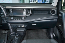 2016款丰田RAV4
