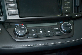 2016款丰田RAV4