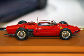 解读法拉利FF与法拉利文化