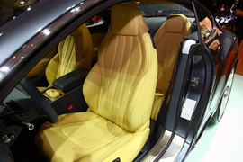 图解2011款宾利欧陆GT