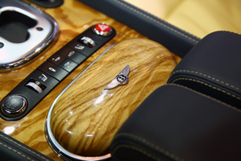 图解2011款宾利欧陆GT