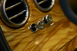 图解2011款宾利欧陆GT