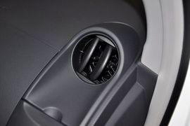 2011款广汽丰田雅力士1.6G