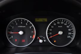   2011款雅绅特1.4GL 手动舒适型到店实拍