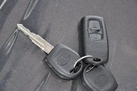 2011款一汽森雅S80