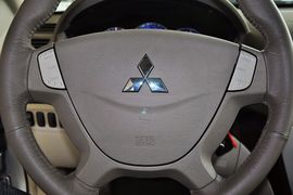 2009款三菱戈蓝