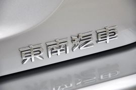2009款三菱戈蓝