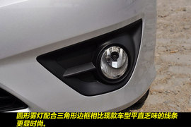 2011款北京现代雅绅特1.4GL到店实拍图解