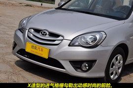 2011款北京现代雅绅特1.4GL到店实拍图解