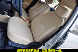 2011款北京现代雅绅特1.4GL到店实拍图解