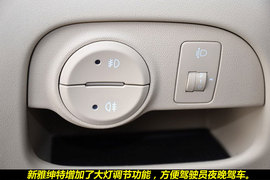 2011款北京现代雅绅特1.4GL到店实拍图解