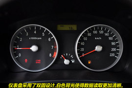 2011款北京现代雅绅特1.4GL到店实拍图解