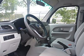 陆地方舟X35物流车
