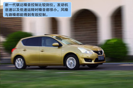 2011款东风日产新一代骐达试驾实拍