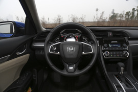 2017款本田思域180TURBO自动舒适版
