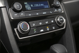 2017款本田思域180TURBO自动舒适版