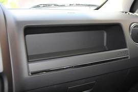 2011款Jeep自由客70周年纪念版