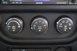 2011款Jeep自由客70周年纪念版