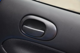 2011款标致207两厢