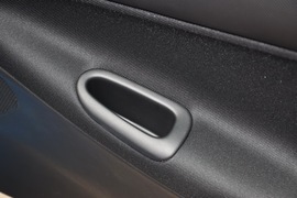 2011款标致207两厢