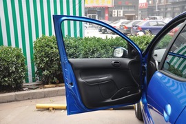 2011款标致207两厢