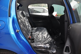 2011款标致207两厢