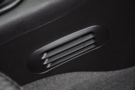 2011款标致207两厢