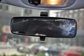 2011款标致207两厢