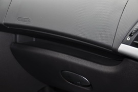 2011款标致207两厢